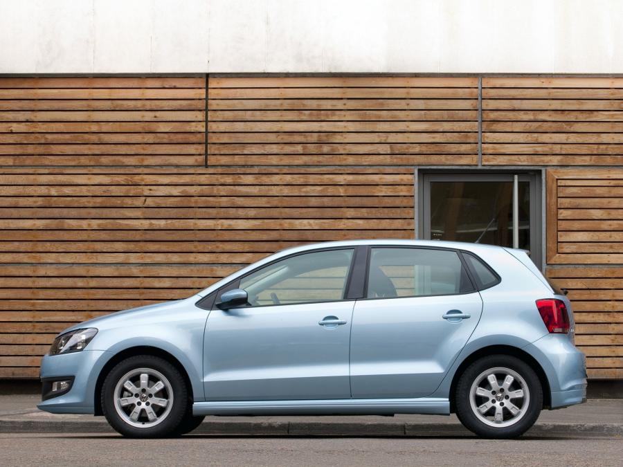  Volkswagen Polo 5-Door BlueMotion 2010 года  (UK) (фото 3 из 11)